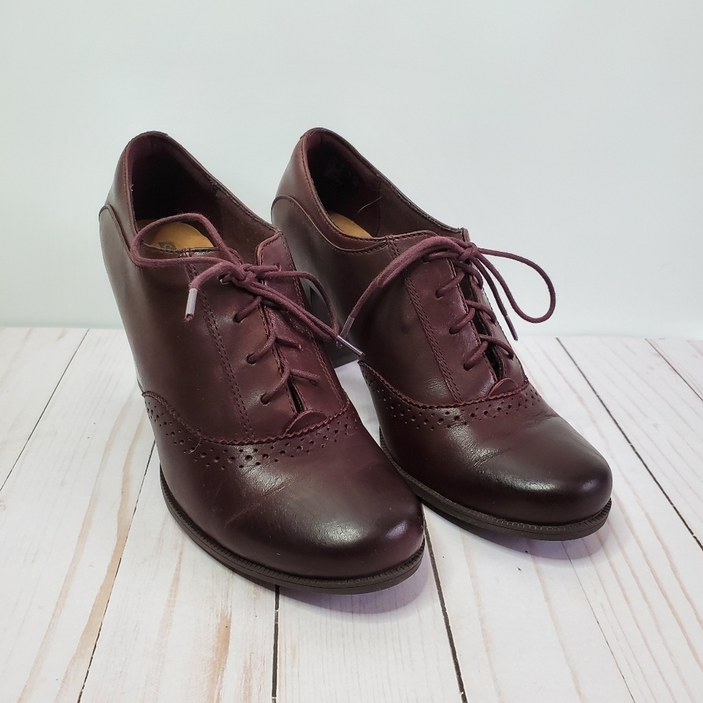 Clarks Collection Burgundy Lace Up Block Heel Oxford  Loafer| 8
